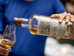 Craigellachie-51-Pour